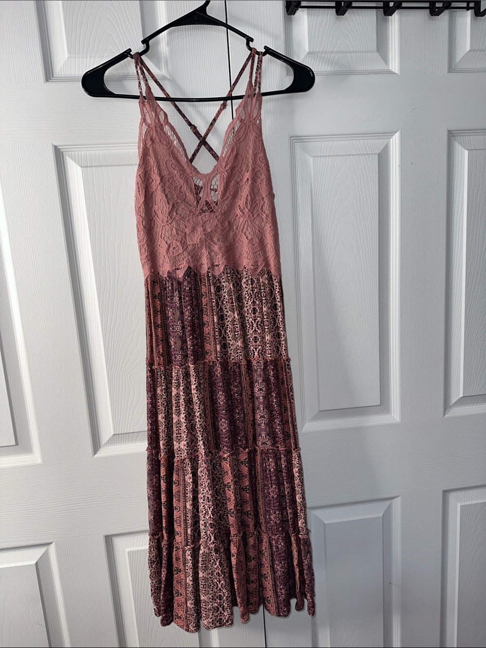 entro Dusty Rose Lace Bodice Tiered Midi Dress